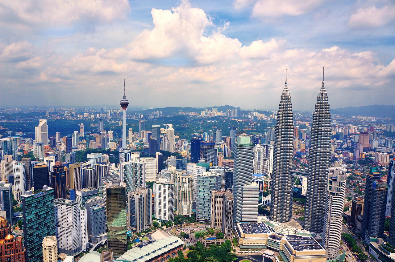 Kuala Lumpur Travel Guide – Best Things to Do, Where to Stay & Top Day Trips